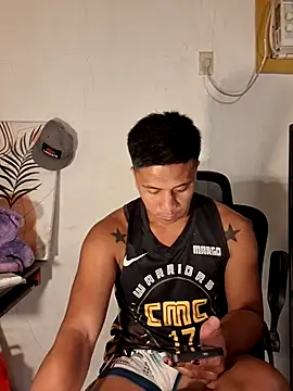 Snapshot of mr_dave chatting on April 2026 02:43:01 PM mr dave online show from April 2026 02:43:01 PM