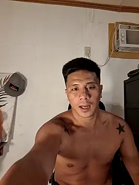 Snapshot of mr_dave chatting on April 2026 04:23:02 AM mr dave online show from April 2026 04:23:02 AM