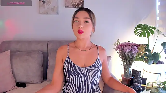 Estrer collins online show from September 2025 08:20:02 PM