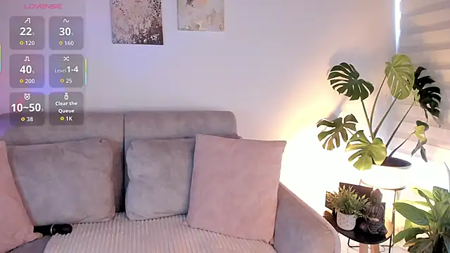 Estrer collins online show from April 2026 08:21:01 PM