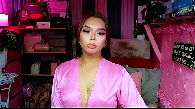 MoniqueCeleste online show from November 2025 01:59:01 AM