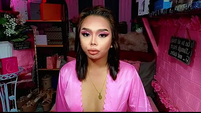 MoniqueCeleste online show from November 2025 04:34:01 AM