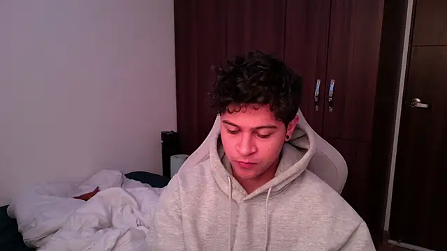 domsantiago  online show from October 2025 02:14:01 PM