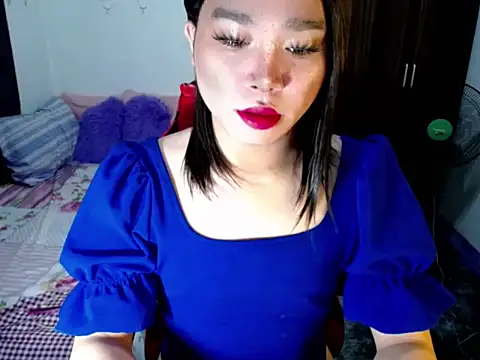 Urassiansweetcummer online show from September 2025 12:56:02 AM