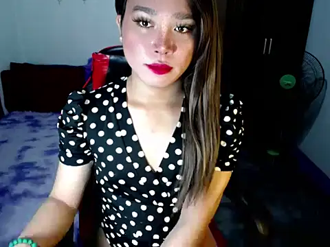 Urassiansweetcummer online show from November 2025 02:10:01 AM