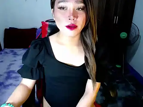 Urassiansweetcummer online show from November 2025 02:23:02 AM