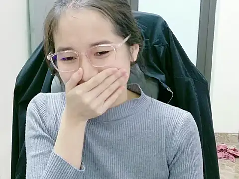 Shulee21 online show from December 2025 03:01:02 AM