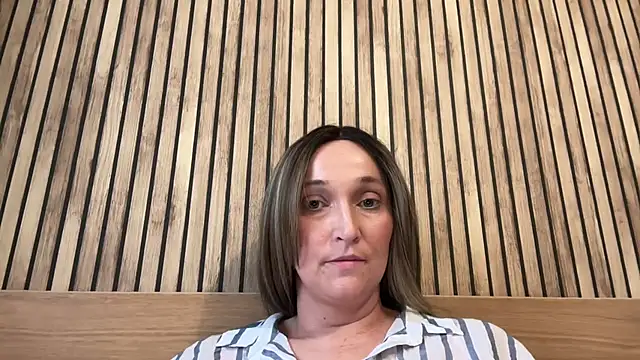 Snapshot of ElegantLilyXX chatting on December 2025 01:06:01 PM ElegantLilyXX online show from December 2025 01:06:01 PM