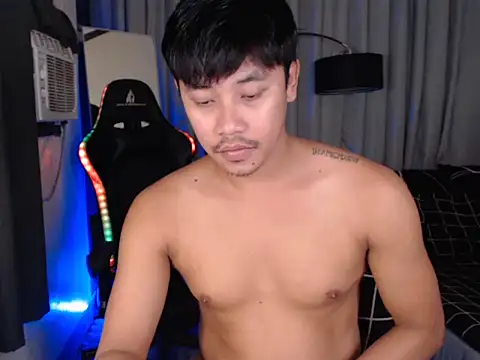 Snapshot of alexsuckable01 chatting on April 2026 05:28:01 PM alexsuckable01 online show from April 2026 05:28:01 PM