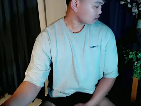 Reynelcock online show from September 2025 05:14:01 PM