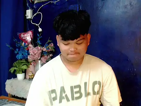 Snapshot of Reynelcock chatting on January 2026 04:23:02 PM Reynelcock online show from January 2026 04:23:02 PM