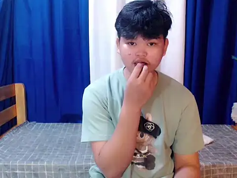 Snapshot of Reynelcock chatting on February 2026 05:05:02 PM Reynelcock online show from February 2026 05:05:02 PM