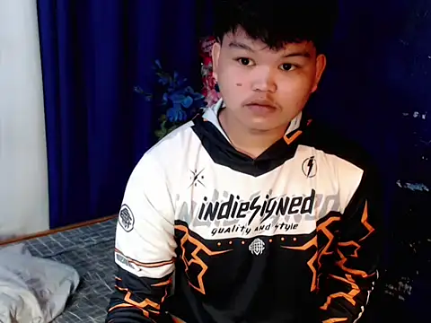 Snapshot of Reynelcock chatting on February 2026 06:59:02 PM Reynelcock online show from February 2026 06:59:02 PM