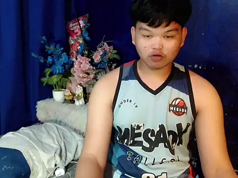 Snapshot of Reynelcock chatting on February 2026 04:51:01 PM Reynelcock online show from February 2026 04:51:01 PM