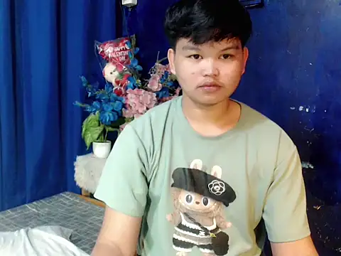 Snapshot of Reynelcock chatting on February 2026 04:52:02 PM Reynelcock online show from February 2026 04:52:02 PM