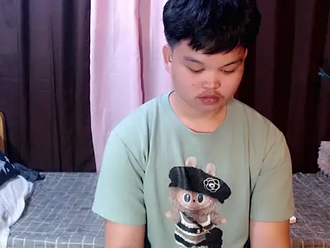 Reynelcock online show from April 2026 01:25:02 PM