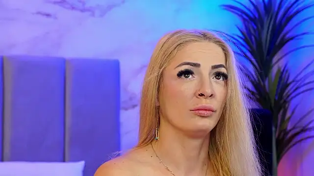 Izabellle02 online show from March 2026 04:52:02 AM