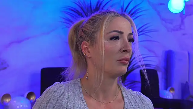 Izabellle02 online show from April 2026 04:06:02 AM