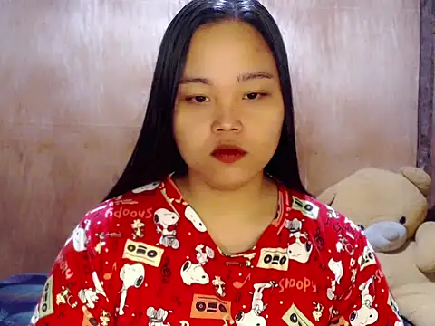 Snapshot of _Lylia chatting on April 2026 10:43:02 PM Lylia online show from April 2026 10:43:02 PM