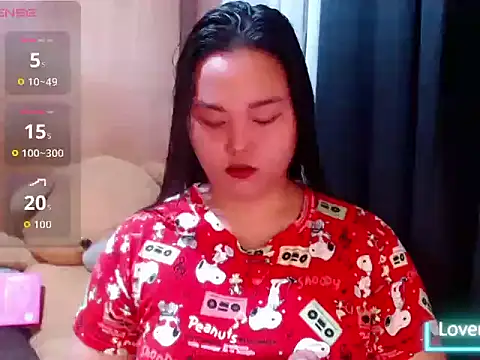 Snapshot of _Lylia chatting on July 2026 10:03:01 PM Lylia online show from July 2026 10:03:01 PM