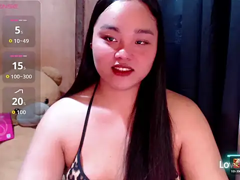 Snapshot of _Lylia chatting on July 2026 07:11:01 AM Lylia online show from July 2026 07:11:01 AM