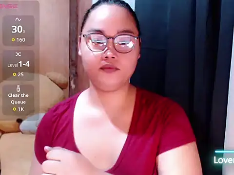 Snapshot of _Lylia chatting on July 2026 07:11:02 AM Lylia online show from July 2026 07:11:02 AM
