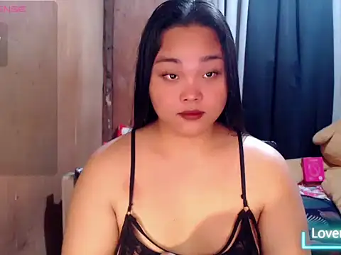 Snapshot of _Lylia chatting on July 2026 06:20:01 PM Lylia online show from July 2026 06:20:01 PM