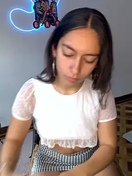 Alaska euphoria online show from November 2025 07:23:02 PM