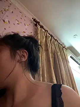 Snapshot of D2sweet chatting on November 2025 04:07:02 PM D2sweet online show from November 2025 04:07:02 PM