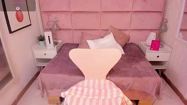 Janah Myers online show from October 2025 12:44:02 PM