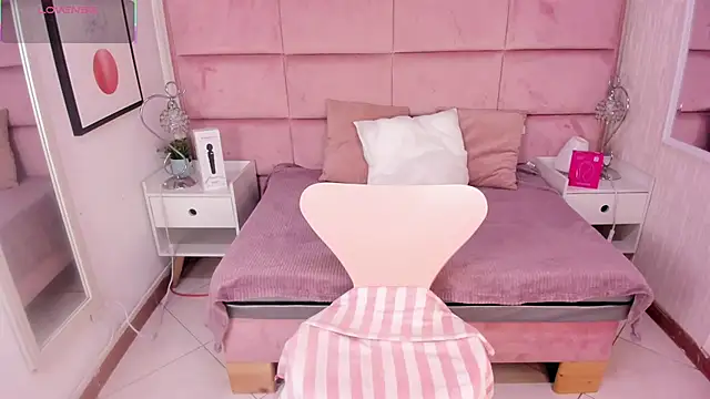 Janah Myers online show from October 2025 01:22:01 PM