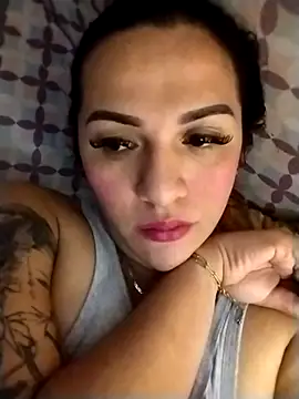 Snapshot of enoria1992 chatting on November 2025 11:58:02 PM enoria1992 online show from November 2025 11:58:02 PM