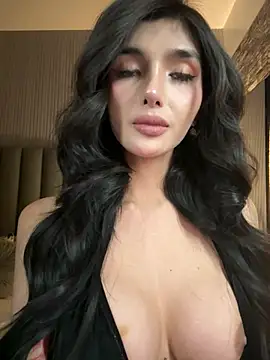 Snapshot of EmeraldGreyson chatting on April 2026 07:58:02 AM EmeraldGreyson online show from April 2026 07:58:02 AM