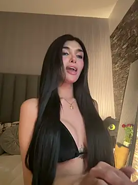 Snapshot of EmeraldGreyson chatting on April 2026 11:38:01 AM EmeraldGreyson online show from April 2026 11:38:01 AM