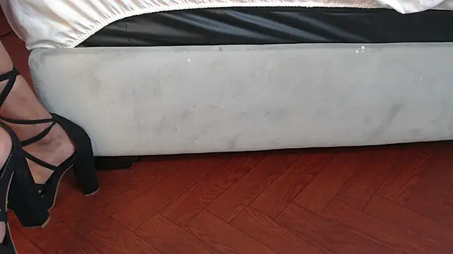 LorenBeiker- online show from November 2025 11:24:01 AM