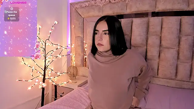 -Melissa online show from October 2025 04:12:02 AM