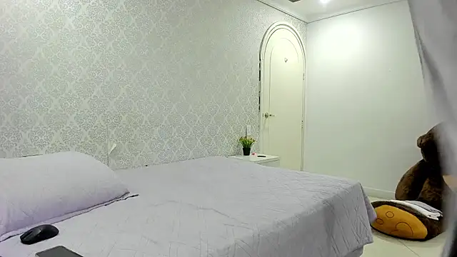 BeccaReedd online show from November 2025 11:08:02 AM