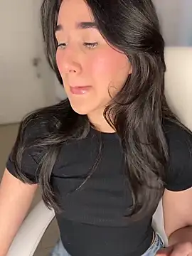 Snapshot of julieta_jhonss chatting on March 2026 02:17:02 AM julieta jhonss online show from March 2026 02:17:02 AM