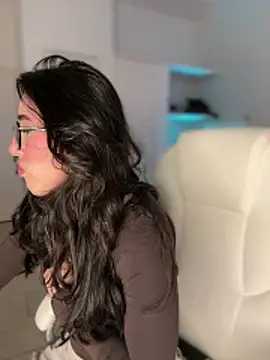 Snapshot of julieta_jhonss chatting on April 2026 02:32:01 AM julieta jhonss online show from April 2026 02:32:01 AM