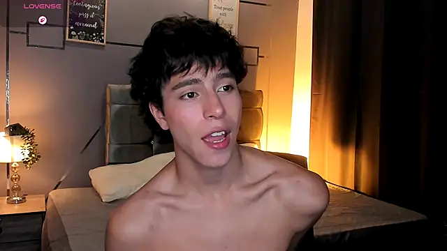 Christopher 77 online show from November 2025 01:32:02 PM