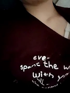 Snapshot of daisylouis chatting on March 2026 01:40:02 PM daisylouis online show from March 2026 01:40:02 PM