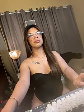 Snapshot of Nyxie_luxx chatting on April 2026 04:46:01 AM Nyxie luxx online show from April 2026 04:46:01 AM