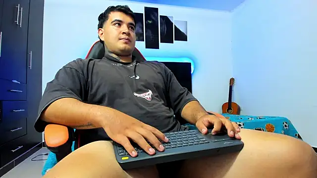 Snapshot of thiago__cp01 chatting on March 2026 04:17:02 AM thiago cp01 online show from March 2026 04:17:02 AM