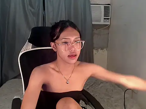 Snapshot of urcurlydiva chatting on June 2026 08:47:02 AM urcurlydiva online show from June 2026 08:47:02 AM