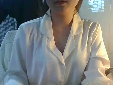 Linzly online show from December 2025 03:12:03 AM