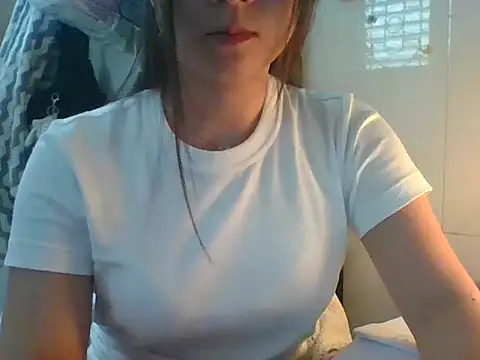 Snapshot of Linzly chatting on March 2026 02:06:02 AM Linzly online show from March 2026 02:06:02 AM