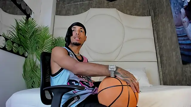 Thiagoferreti online show from October 2025 07:26:02 PM