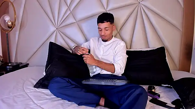 Thiagoferreti online show from February 2026 03:35:01 AM