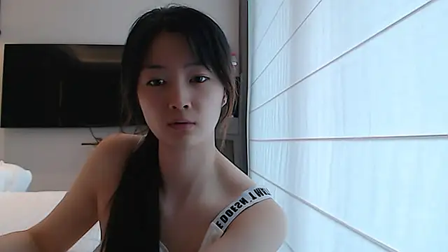 Snapshot of Mimi-cnbaby chatting on May 2026 04:08:02 AM Mimi-cnbaby online show from May 2026 04:08:02 AM
