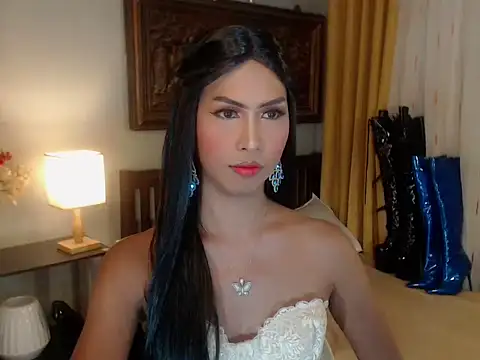 Nathalieheartt online show from October 2025 02:42:01 AM